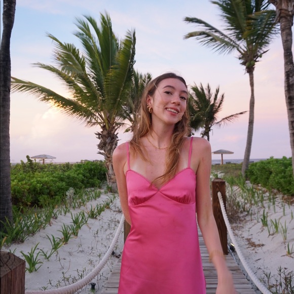 Meet your Posher, Hailey - Picture 1 of 1